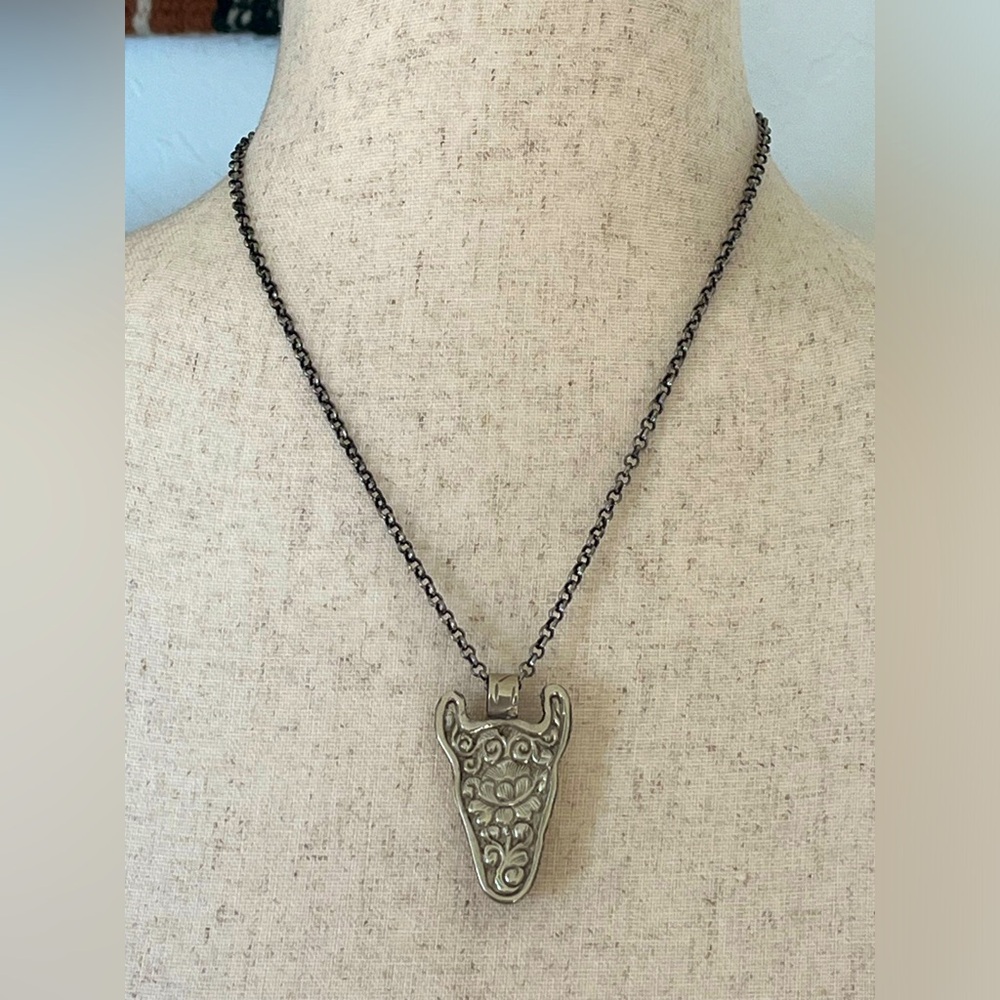 Bison Skull pendant carved bone & silver necklace hand made - Picture 5 of 9